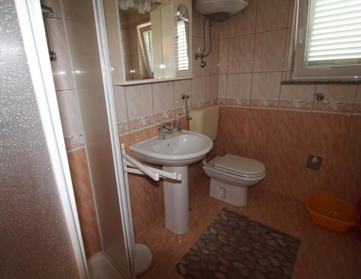 Studio Apartment Aniko Premantura Exterior foto